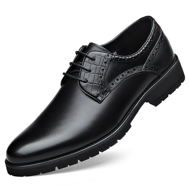 2023 Uudet Miesten Business Casual Mustat Brogue-kengät Veistetyt Kengät Classic Dress Nautapukukengät