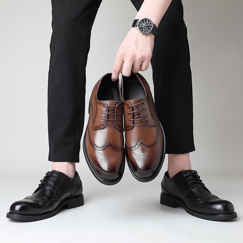 Kevään Uudet Miesten Mekkokengät Aitoa Nahkaa Lehmännahkaa Business Casual Brogue Kengät Veistetyt