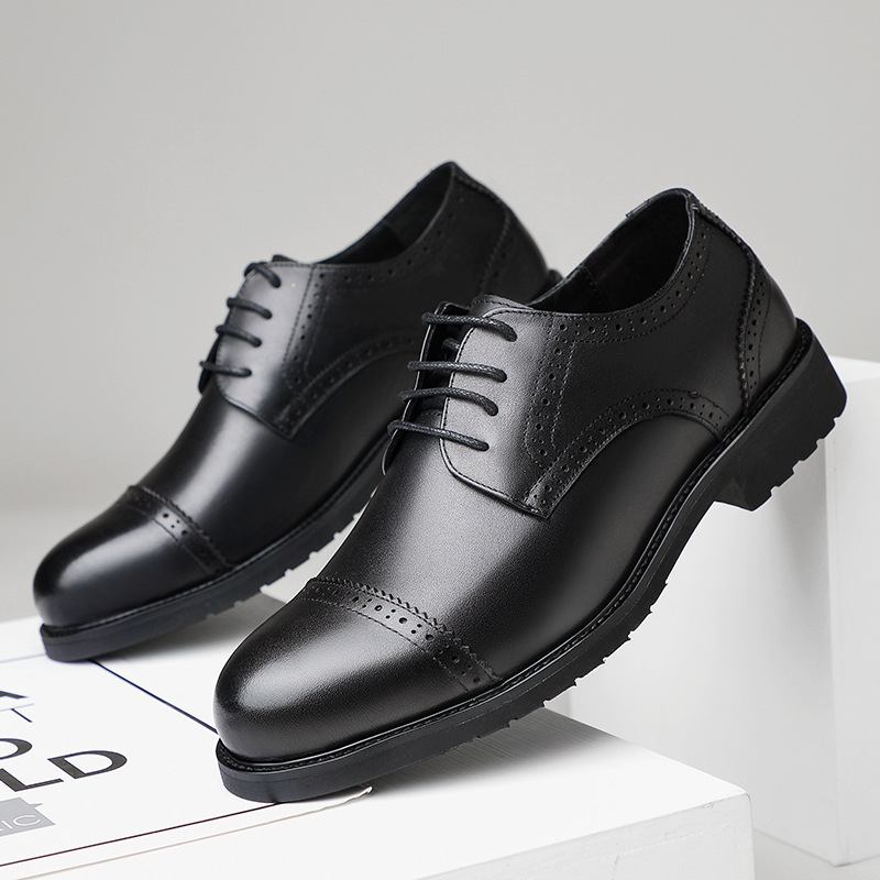 Kevään Uudet Miesten Mekkokengät Aitoa Nahkaa Lehmännahkaa Business Casual Brogue Kengät Veistetyt