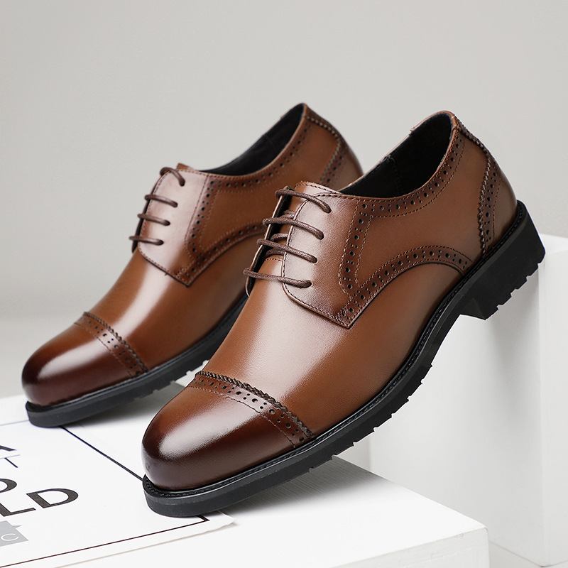 Kevään Uudet Miesten Mekkokengät Aitoa Nahkaa Lehmännahkaa Business Casual Brogue Kengät Veistetyt