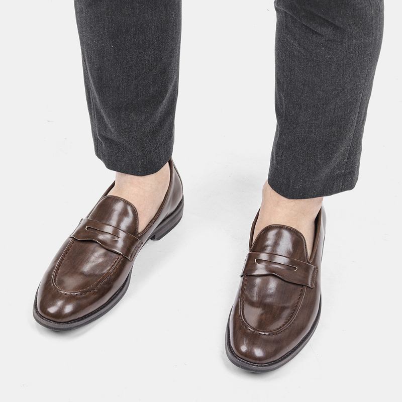 Miesten Kengät Plus Size Vapaa-ajan Mekkokengät Slip On Penny Kesäajokengät Loaferit